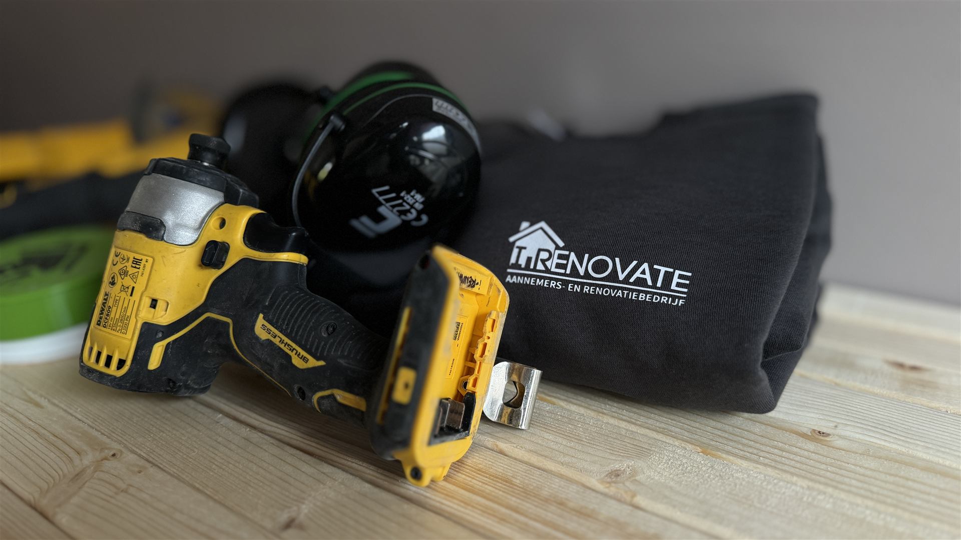 i-Renovate gereedschap en werkkleding